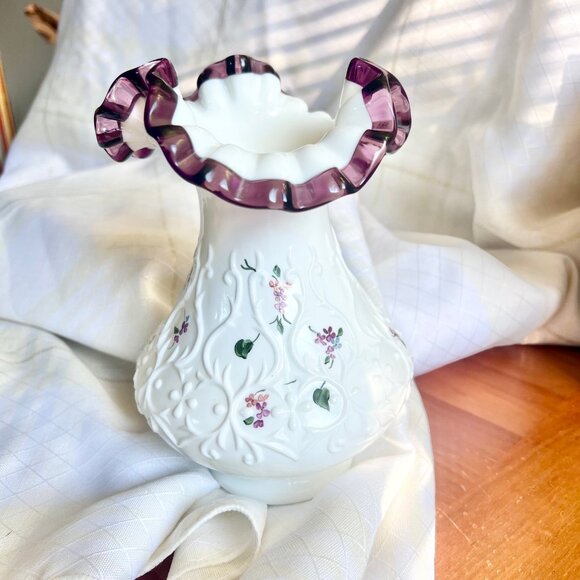 Vintage Fenton Milk Glass Spanish Lace Vase, Hand Painted Vintage Fenton vase - Picture 7 of 10